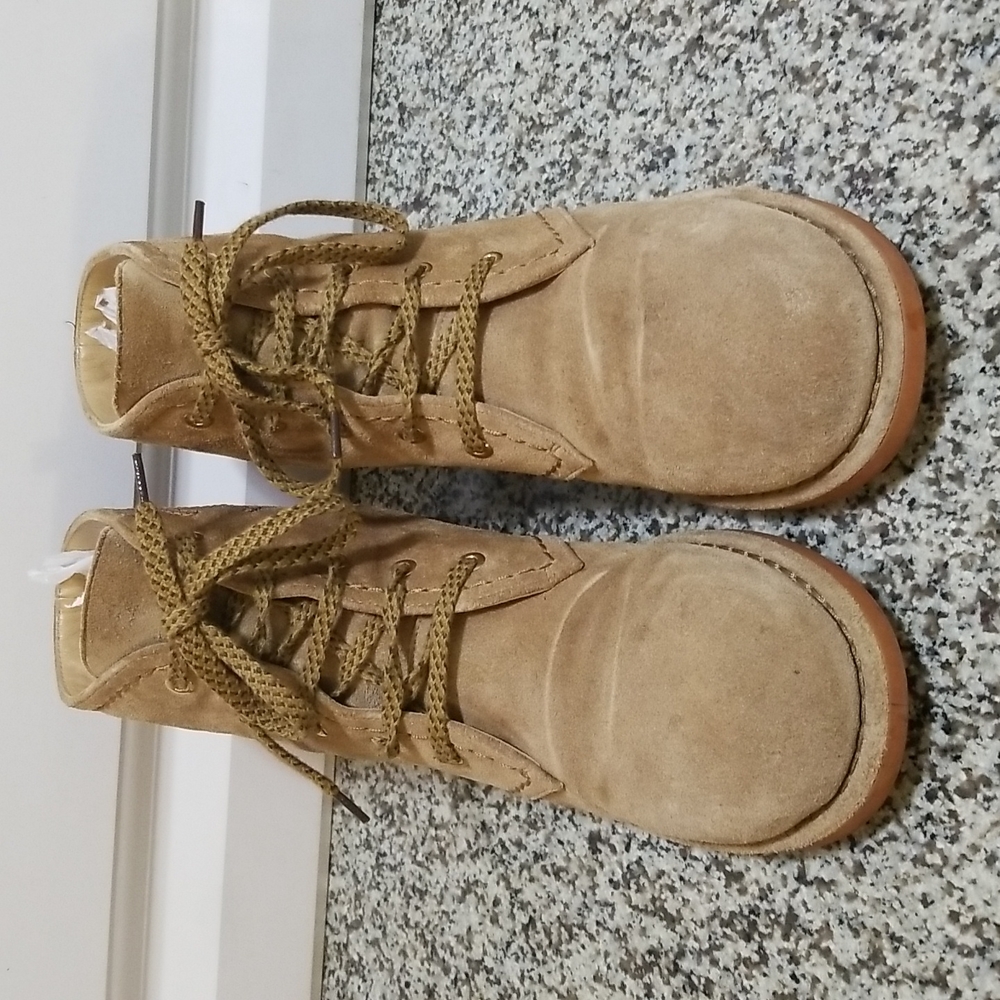 HOSTPICK!!! CHANEL suede CC logo lace up High-tops - Picture 13 of 16